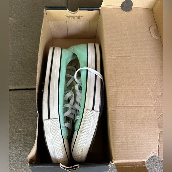 Converse - Picture 6 of 8